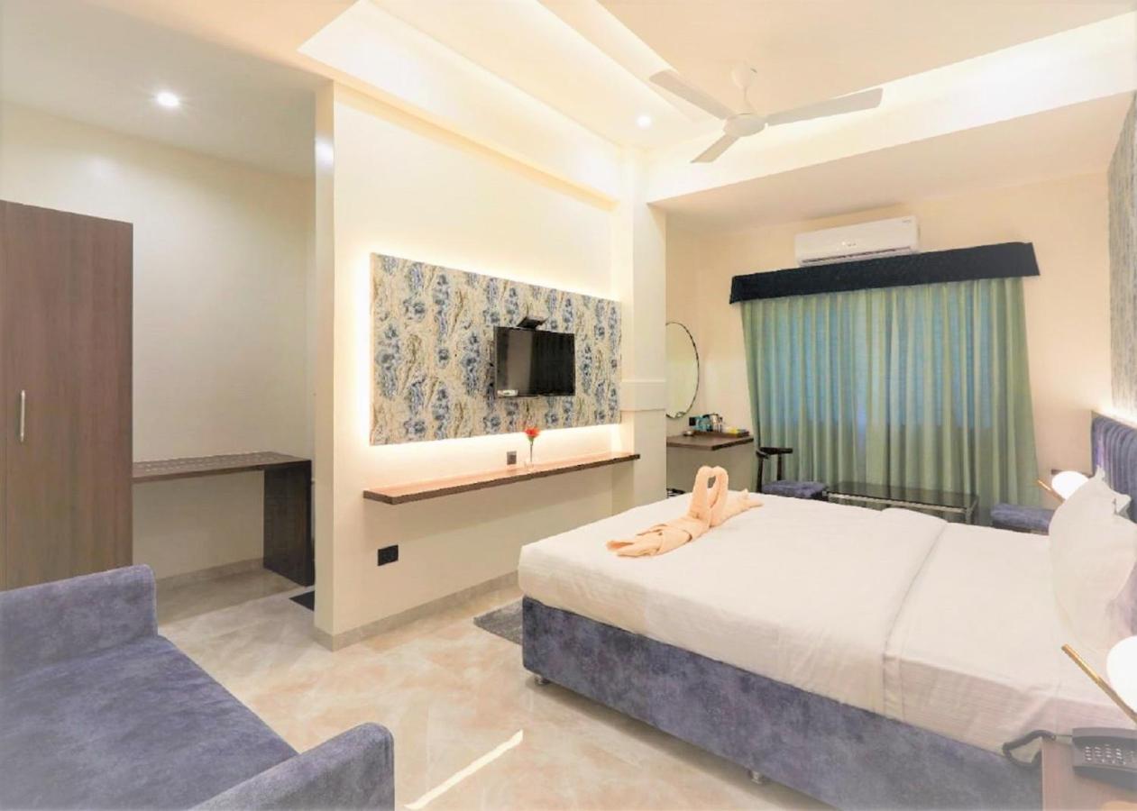 Hotel Rose Gold Ahmednagar Exterior foto
